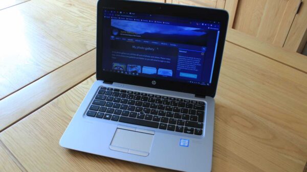 HP Elitebook 820 G3 12.5 inch  i5 8gb RAM 256gb SSD